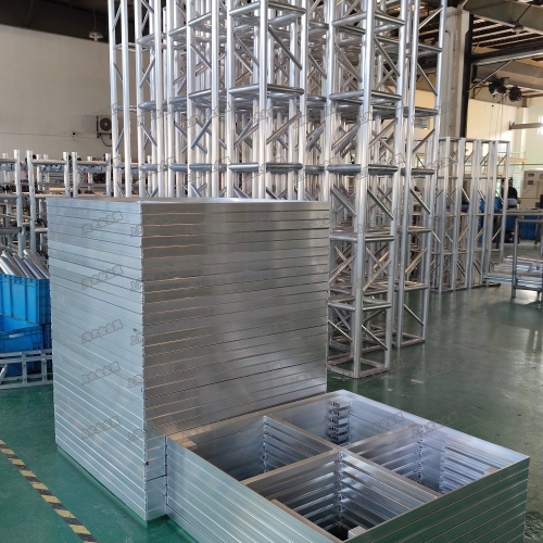 車間內(nèi)鋁材陳放