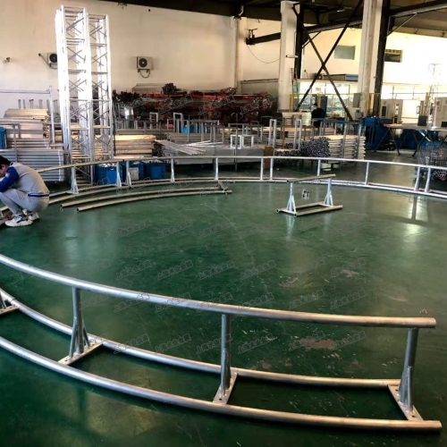 車間內(nèi)異形桁架搭建